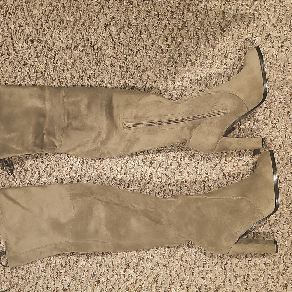 New Refresh honey-01 over the knee boots...size 7...khaki...sexy!!
